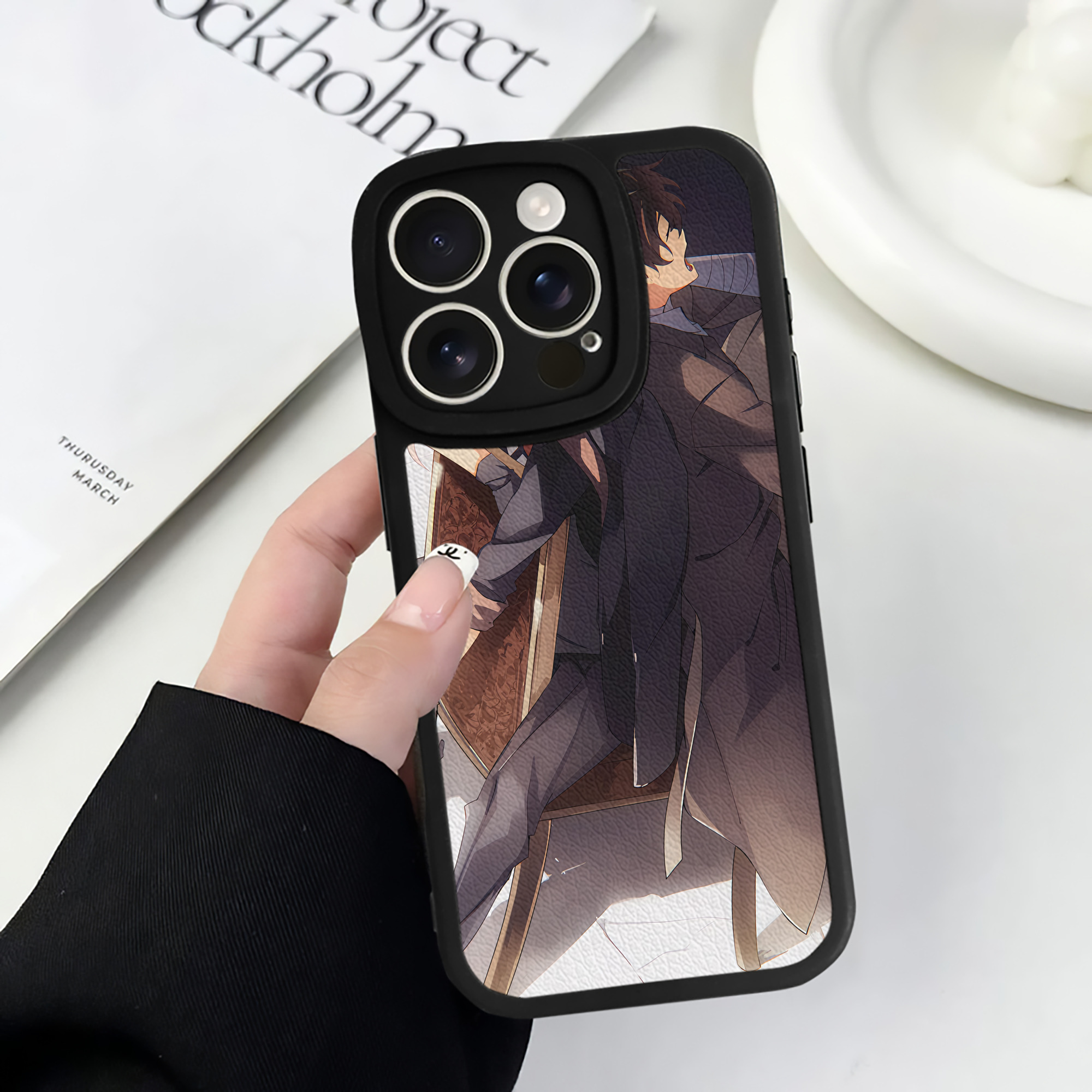 （画像用） 文豪ストレイドッグス Bungo Stray Dogs 【iPhone 16シリーズ対応】シリコンスマホケース（レザー調） 材質：シリコン